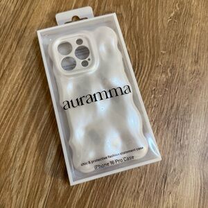 Pearl White iPhone 16 Pro Wave Case